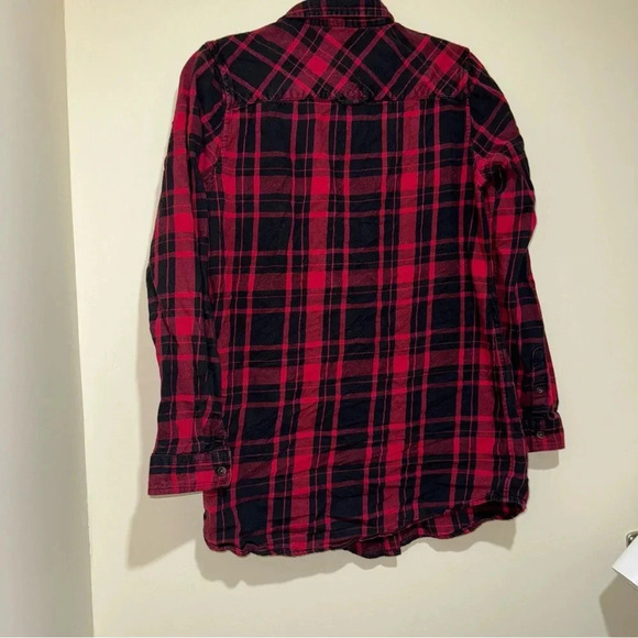 Women’s Roots Brand  Red and Black Classic Plaid Button Down Long Sleeve Size: S - Picture 10 of 16